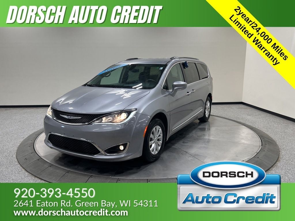2019 Chrysler Pacifica Touring L in Billet Silver Metallic Clearcoat — front three-quarter view